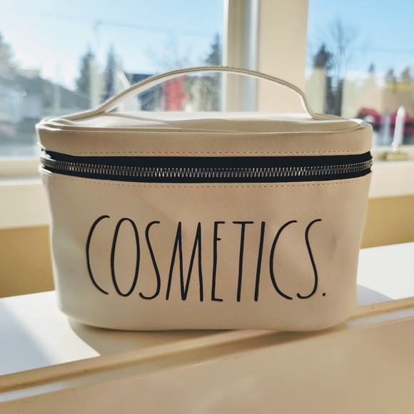 Rae Dunn Handbags - Rae Dunn Cosmetics carry case